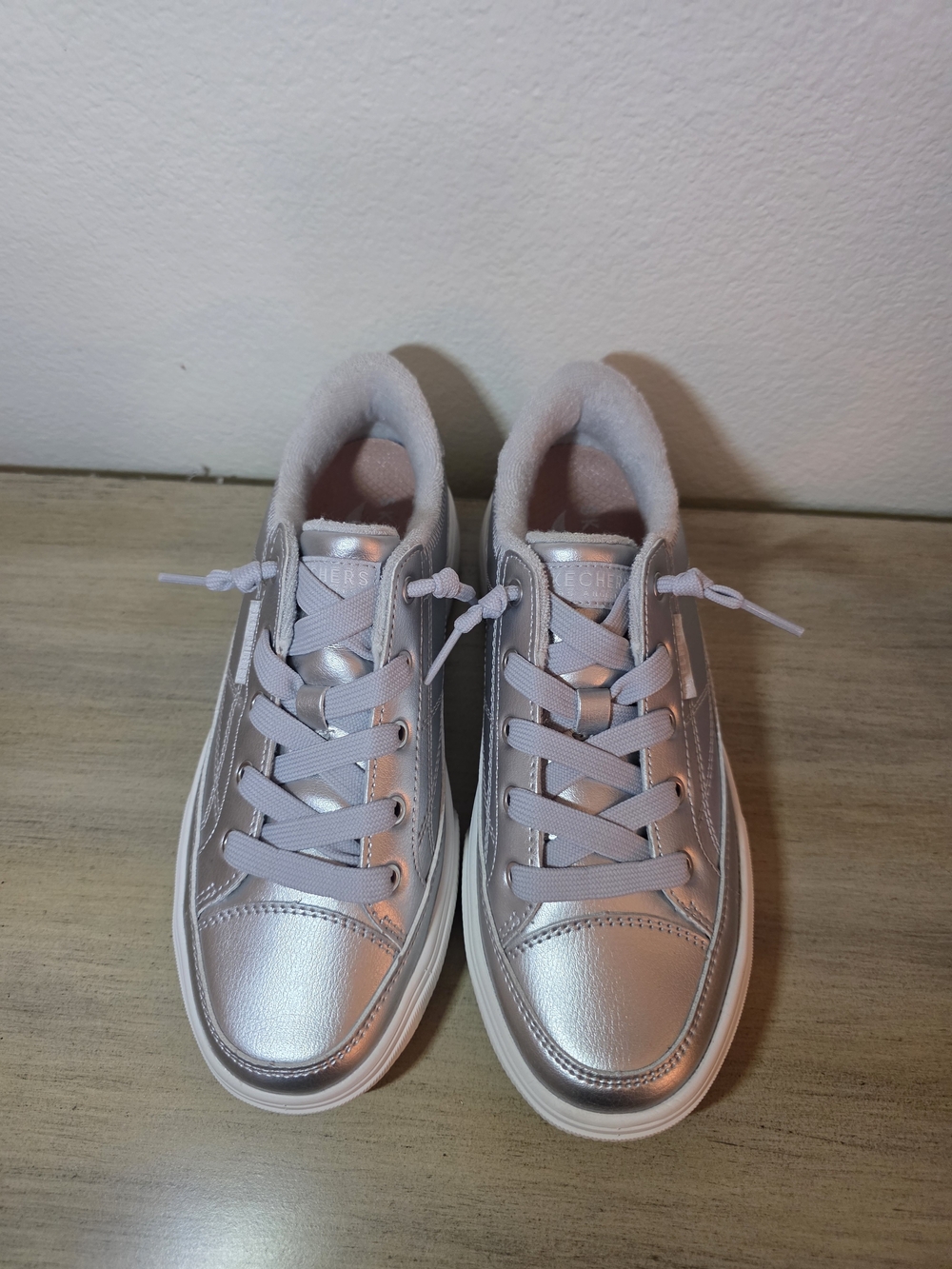 Skechers Metallic Silver Low-Top Lace-Up Sneakers 6 - Picture 7 of 7